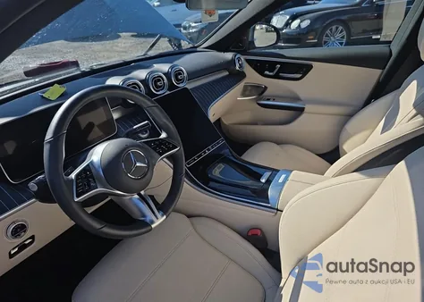 2025 Mercedes-Benz C 300 4Matic z USA, uszkodzony, nr VIN W1KAF4HB1SR252859